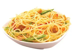 CHICKEN NOODLES