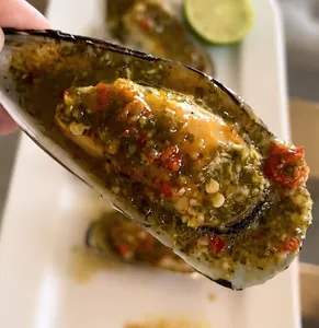 Oysters Thai sauce