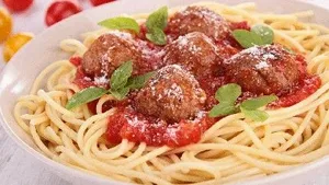 Spaghetti With Meat Ball And Tomato Sauce
