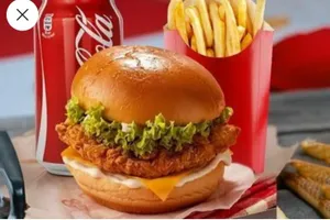 Crunchy chicken burger combo