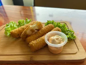 Mozzarella Stick (6 PCS)