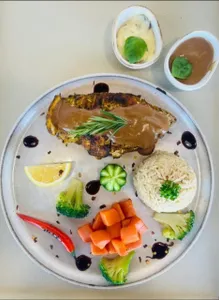 GRILLED CHICKEN WITH BROWN RICE