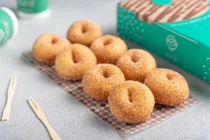 8 Piece Cinnabon Sugar