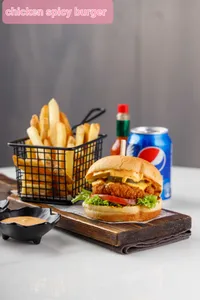 SPICY CHICKEN BURGER