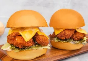 La Farina Chicken Burger Slider                                                                                 سلايدر برجر دجاج لافارينا
