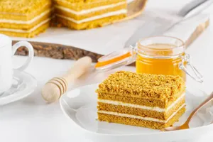 Honey Cake                                                                        كيكة العسل
