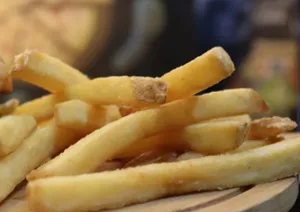 French Fries                                                                                                        بطاطس مقلية