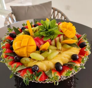 Cut Fruit Platter                                                                       طبق فواكه مقطعة